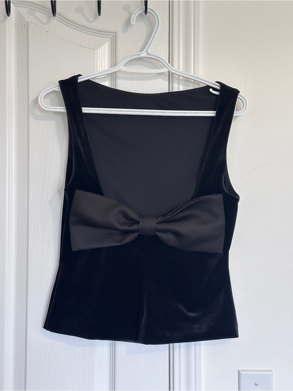 Dynamite Velvet Bow Top